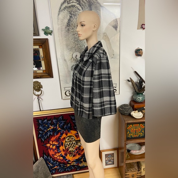 Wide Line Plaid Woolen Cardigan with Cute Big Buttons - Picture 9 of 12
